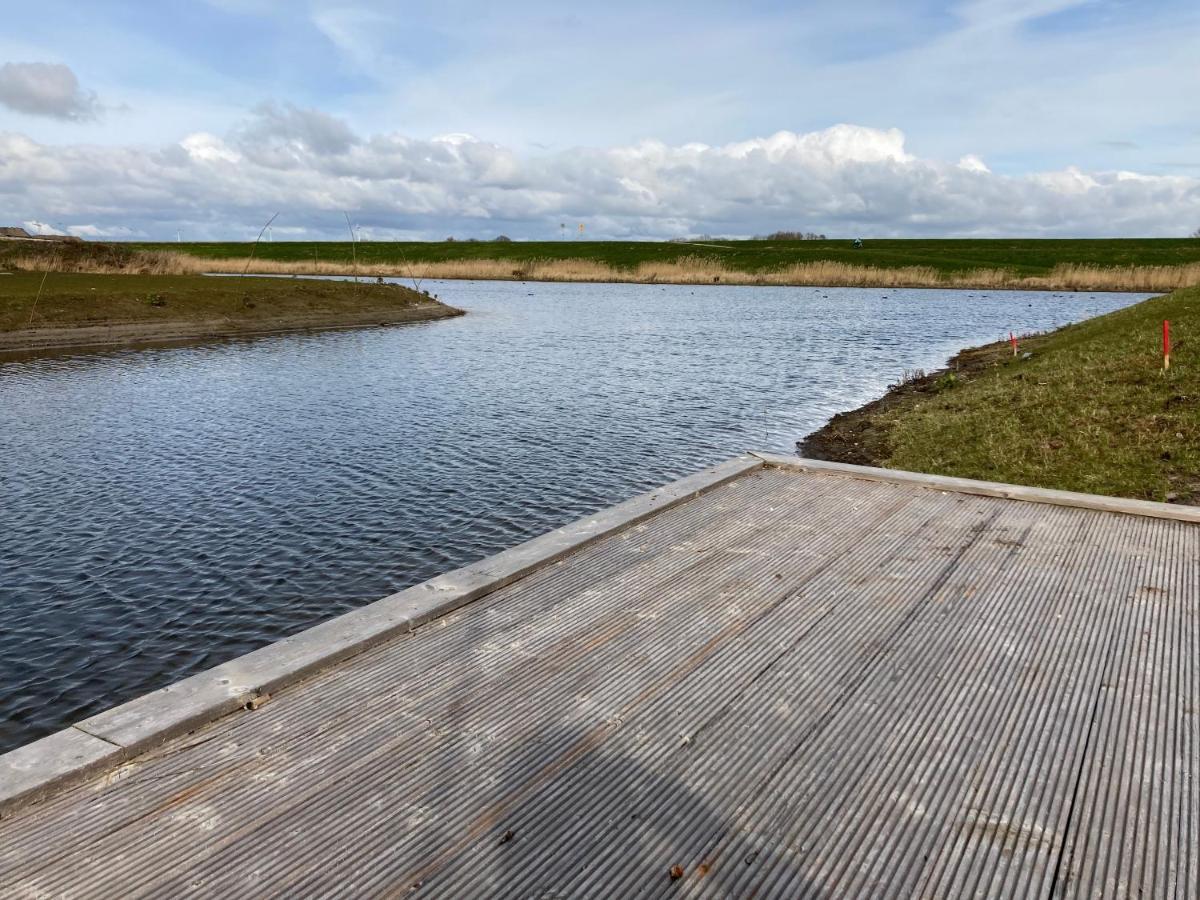 Tiny Vakantiehuis Aan Het Water Met Eigen Steiger En Airco Kampen Esterno foto